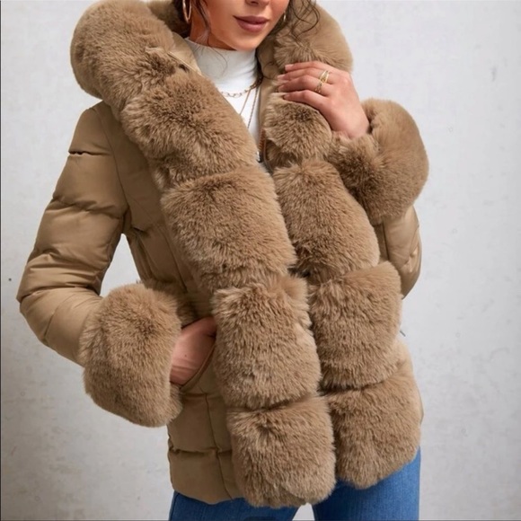 Contrast Panel Faux-Fur Hooded Belted Coat - Picture 2 of 9